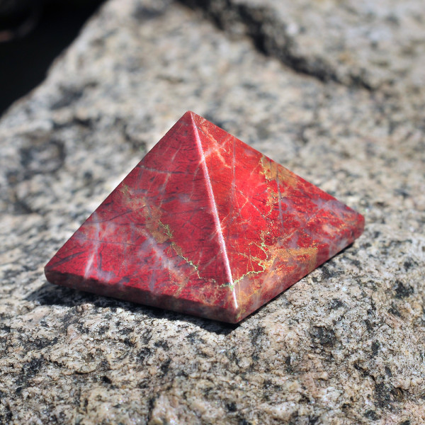 Πυραμίδα κρύσταλλος ίασπις κόκκινος μεσαίος