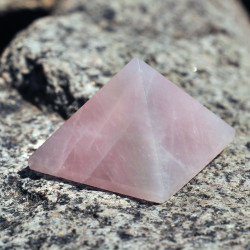 Πυραμίδα κρύσταλλος ροζ χαλαζίας μεγάλη