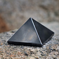 Πυραμίδα κρύσταλλος τουρμαλίνη μαύρη  μεσαία