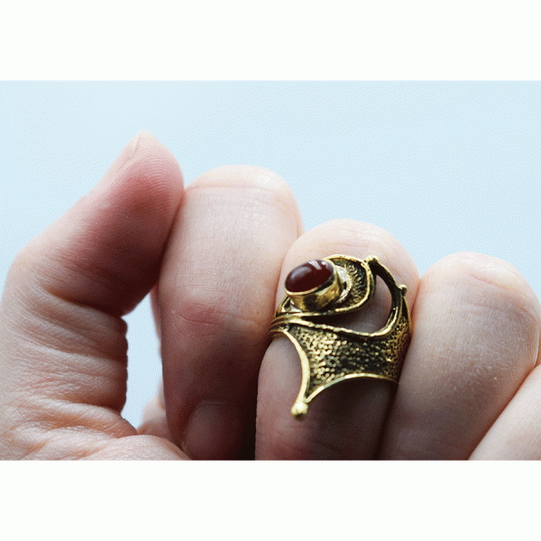 Δαχτυλίδι  ορείχαλκος  κορνεόλη  με μύτη  .