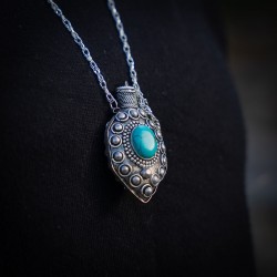 Κρεμαστό λαιμού άσπρο μέταλλο τυρκουάζ